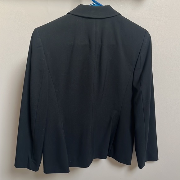 Classic black suit jacket, in good condition. Ann Taylor size 4P. - Picture 3 of 3